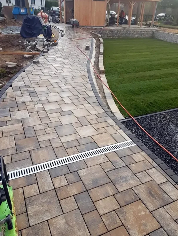 Πλάκες πεζοδρομίου 1 IMG-20250605-WA0121